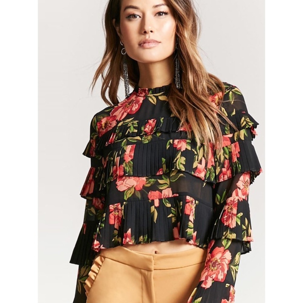 Forever 21 Floral Pleated Top Womens M Black Bloomcore Boho Dark Feminine Brunch